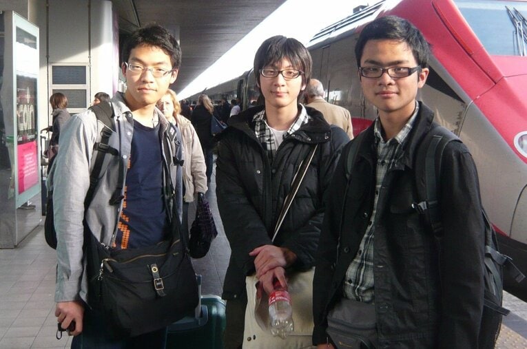 2010年の高校生クイズで優勝した（左から）伊沢拓司、田村正資、大場悠太郎の3人。いずれも東大に進学／大場悠太郎提供