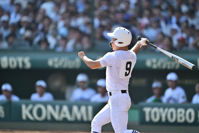 【すごすぎる…左手ハンディでも巧打者・横山のバッティングを様々なアングルから見る／全10枚超】甲子園ヒーローの写真はまだまだ続きます　©Hideki Sugiyama