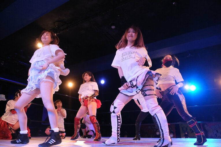 サイコロで勝敗が決まる？ 人気団体が “脱プロレス”で見せる女優たちのチャレンジとは…エース青野未来「エンタメだけど闘いがある」(12)