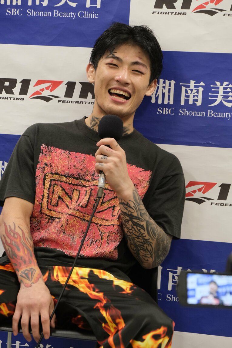 試合後の会見では「20分くらいしゃべってもいいですか」と上機嫌だった平本　©Norihiro Hashimoto