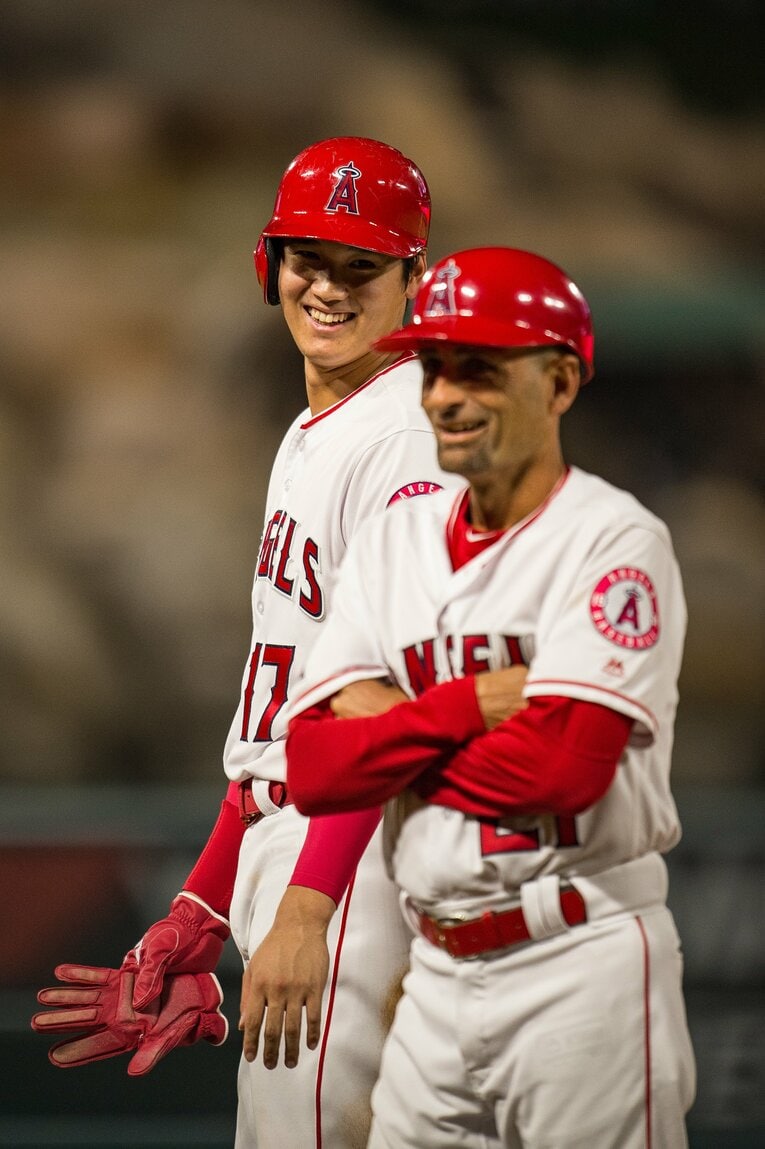 2018年、エンゼルス時代の大谷とエベルコーチ　©Nanae Suzuki