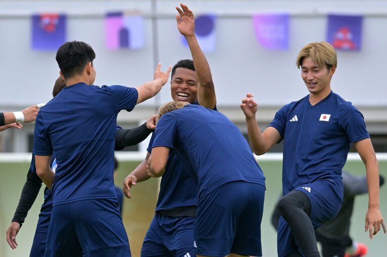 フランスに入ってのトレーニング中にも笑顔　©Koki Nagahama/JMPA