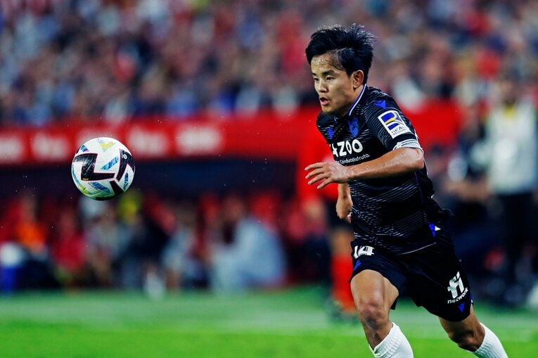 久保建英「脱臼ケガ明け緊急出場」を撮った…W杯へ頼もしい攻撃力と“激論”、気になるのは“ほぼ90分プレー時の疲労感”(2)