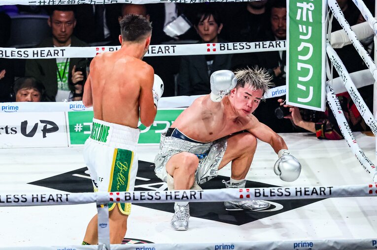 モロニーのワンツーを被弾した那須川天心「あわや初ダウン」の瞬間（4枚目／全6枚） ©Susumu Nagao