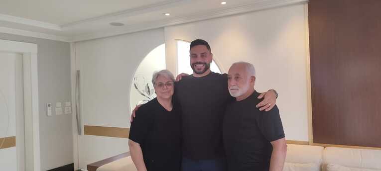 両親の名前は、父がセバスチアン、母がマリ ©Hiroaki Sawada