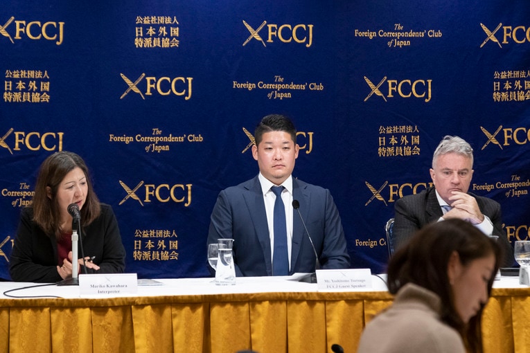 2019年1月筒香嘉智選手の会見。「お茶当番があるのでお母さんたちがしたいことができないチームは存在する」と語った　©AFLO