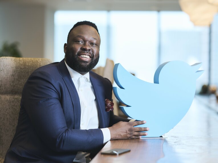 米ツイッター社の「グローバルコンテンツパートナーシップ」責任者、TJ・アデショラ氏。ジョージア大学卒業後、スポーツ専門局ESPNで働く。2012年にツイッター社へ　©Yuki Suenaga