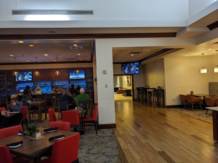 シカゴのホテルではWBC準々決勝アメリカvsベネズエラが放送されていた