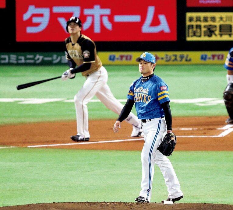 初球先頭打者弾を日本ハム大谷翔平から浴びたソフトバンクの中田賢一　©︎NIKKAN SPORTS