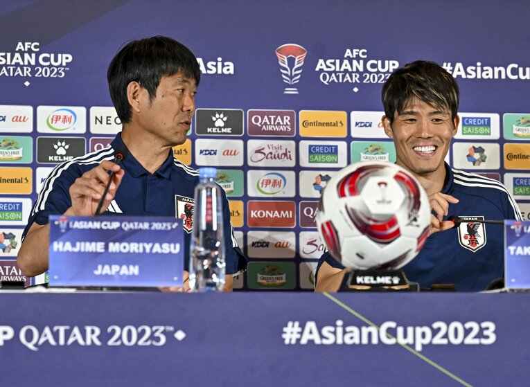 森保監督に話しかけられて笑顔を浮かべる一幕も　©Getty Images