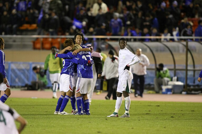 本田圭佑、柏木陽介（2007年北京五輪予選）©︎Toshiya Kondo