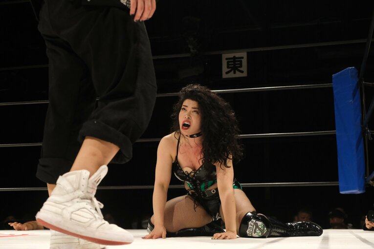 「圧倒される肉体美」を目指す新人女子プロレスラー…コンテストにも出場するZONESが語る“理想像”「実は体重が10kg減ったんです」(102)