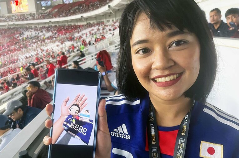 インドネシアメディアの女性。長谷部誠のベストセラー『心を整える。』も購入済みだとか ／ photograph by Yusuke Mimura