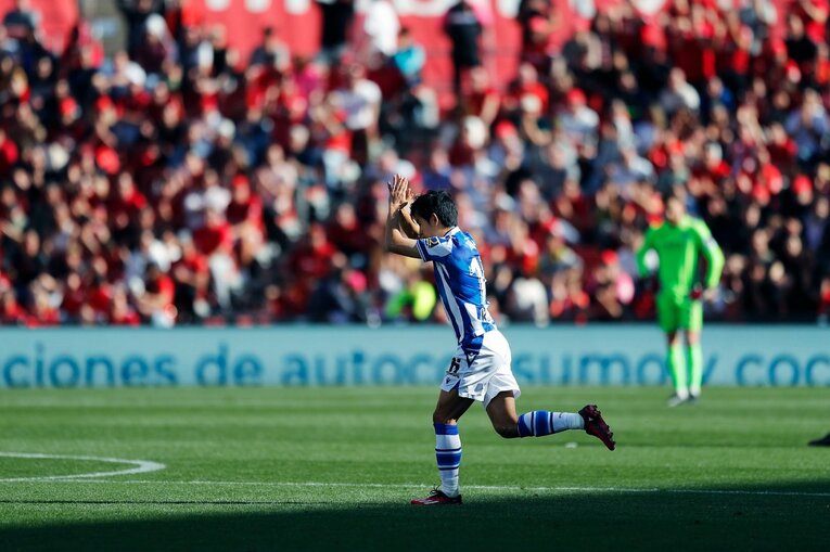 「クボは好きだよ。いつか…」古巣少年ファンが愛する久保建英21歳「マジョルカ帰還で大拍手→元戦友とハグ」を撮って感じたこと(26)