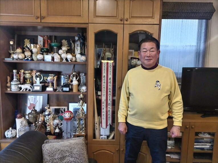 取材に応じた中日OB、鈴木孝政さん ©Makoto Okano