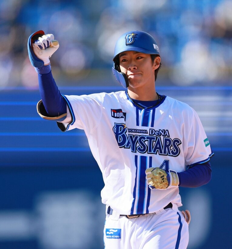 DeNA度会はリードオフマンとしてシーズンも活躍できるか　©JIJI PRESS