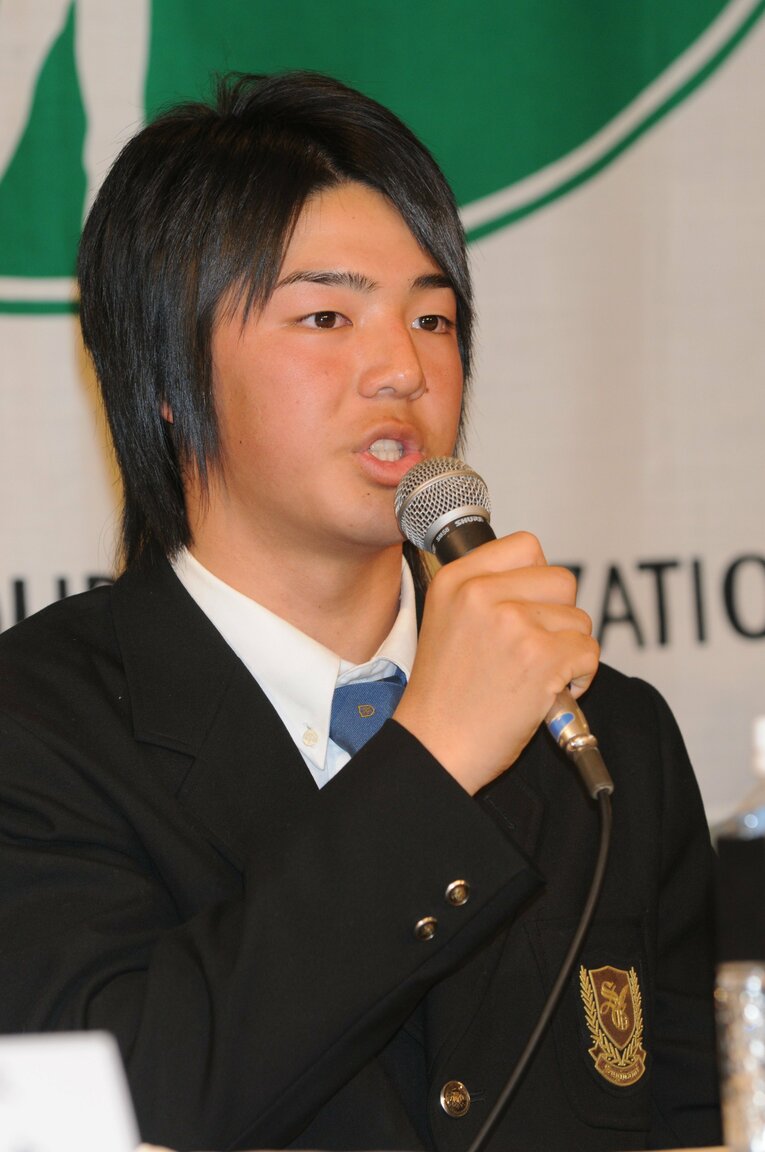 プロ転向会見（2008年）©︎BUNGEI SHUNJU