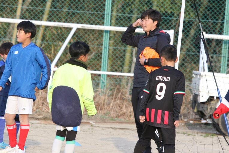 「お酒に逃げた」25歳で引退した堂安律の“元相棒”が初告白…“遠藤保仁の後継者”と呼ばれた天才パサーの後悔「なんであんな行動したんやろ」(24)