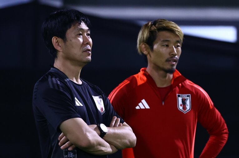 森保一監督と守田英正（2024年11月撮影） ／ photograph by JFA／AFLO