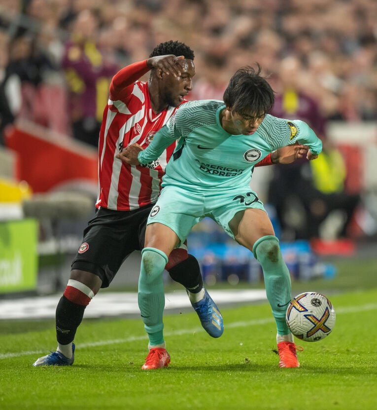 ブレントフォード戦の三笘　©Getty Images