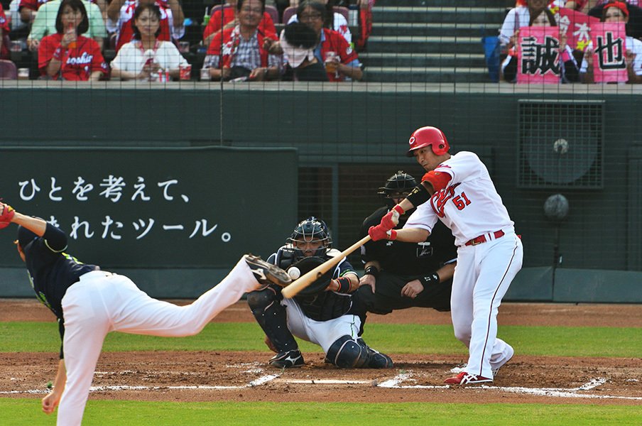 目標は10割、200本、1000打点。鈴木誠也が探す「違うもの」の正体。<Number Web> photograph by Hideki Sugiyama