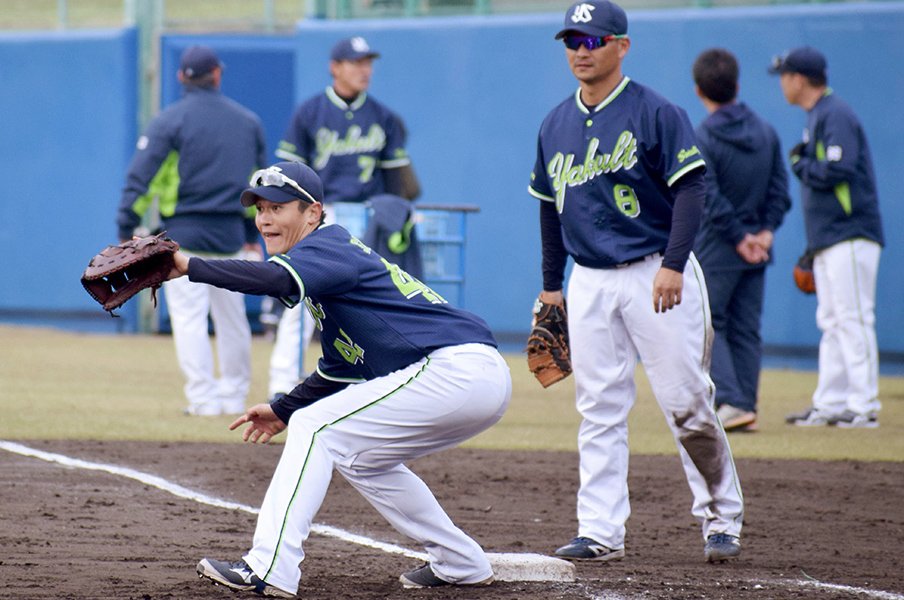 ヤクルト復活を支えるキーマン 一塁 坂口智隆 の存在感 プロ野球 Number Web ナンバー