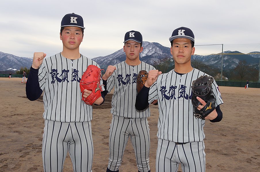《センバツ》中学時代の恩師が喜ぶ“3人そろっての甲子園” 敦賀気比の絶対的エース・上加世田頼希(3年)が信頼する2人の存在とは?<Number Web> photograph by Yu Takagi