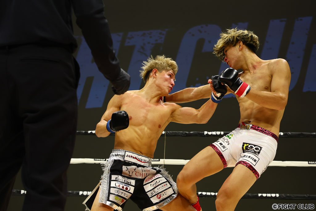 メインイベントとなったYURAvs.木村“ケルベロス”颯太はスリリングな打撃戦に ©FIGHT CLUB