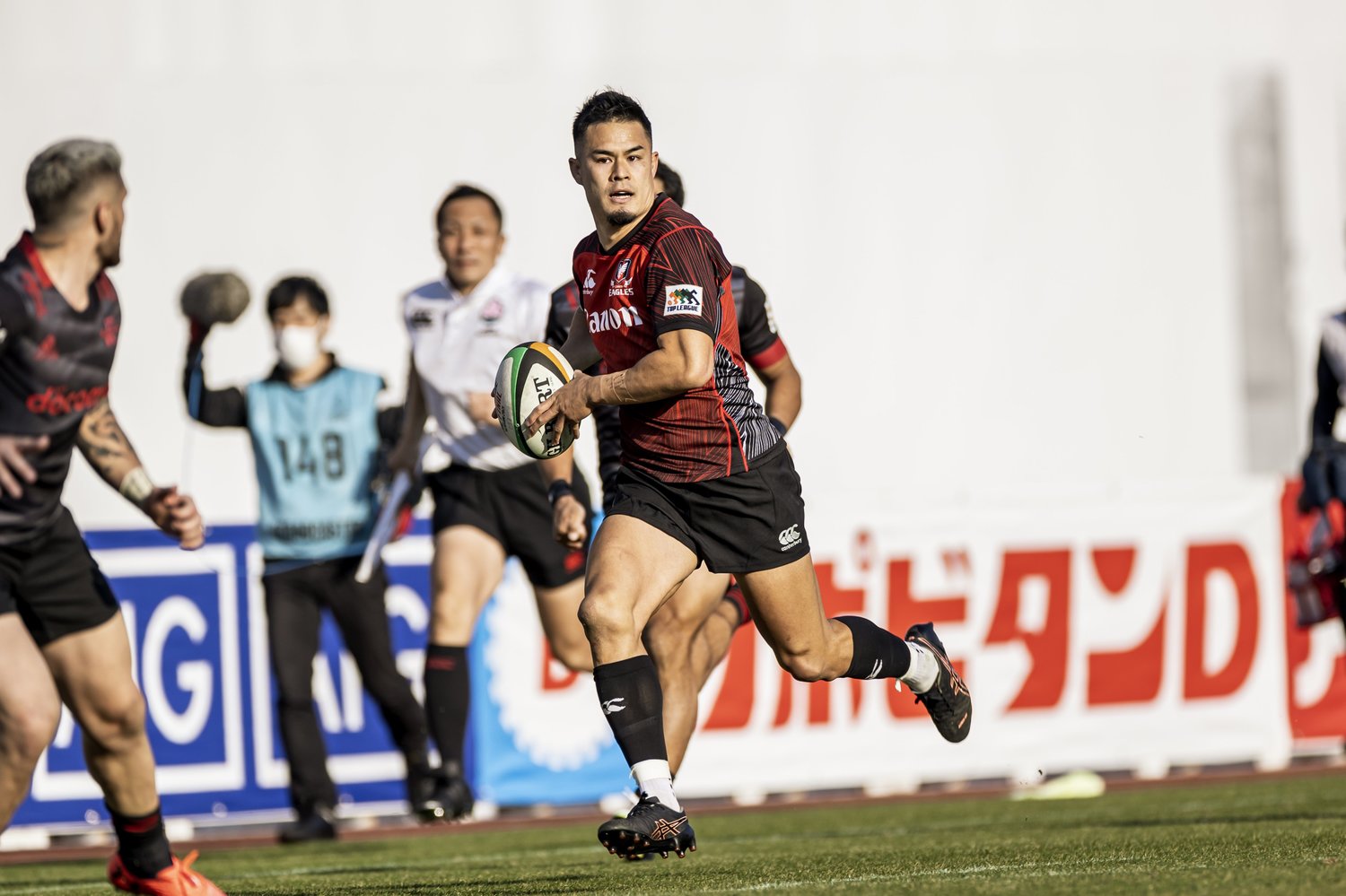 劣勢を打開するロングゲインを見せた田村　©︎Kiichi Matsumoto