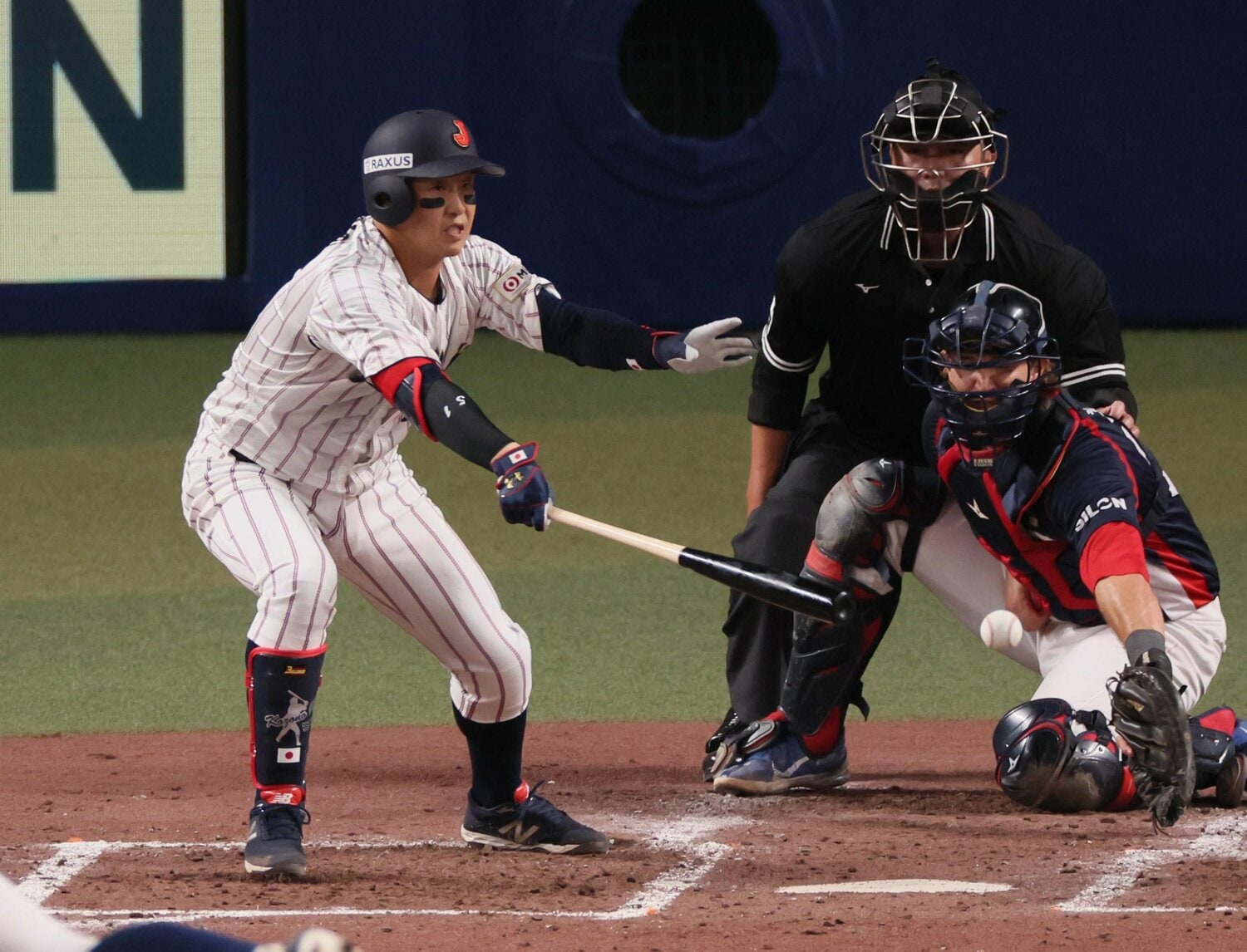 チェコとの強化試合初戦ではタイムリーを含む4安打を放った小園海斗　©︎SANKEI SHIMBUN