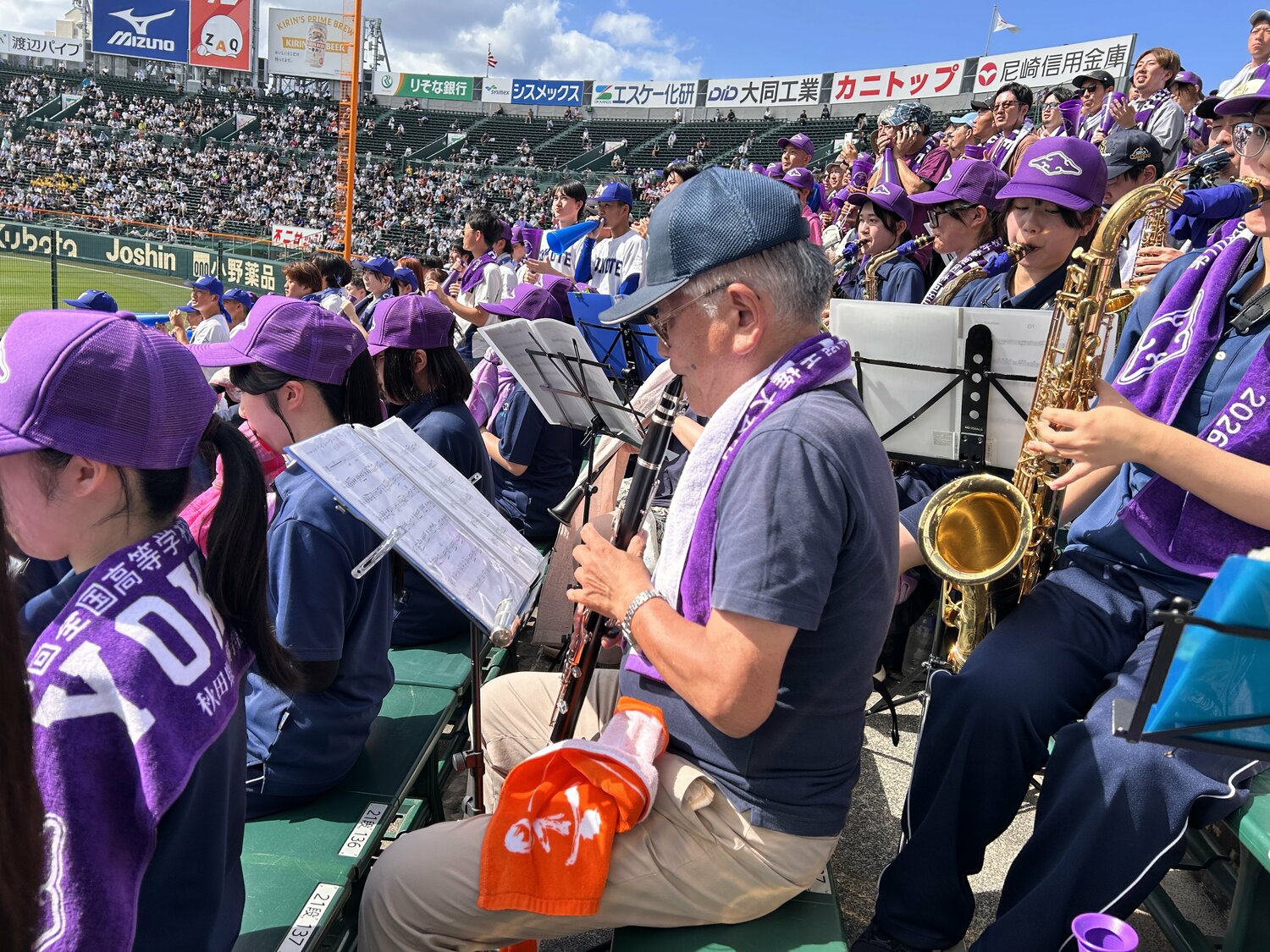 57年前の甲子園でも演奏した、クラリネットの高橋勲さん（73歳） ©Yukiko Umetsu