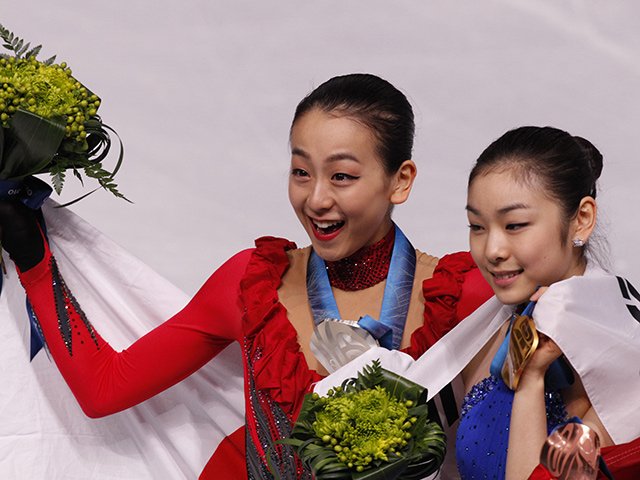 浅田真央が語ったキム・ヨナとの思い出。あのライバル関係は「運命」だった。 - フィギュアスケート - Number Web - ナンバー