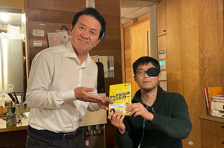 21年春に他界した瀬古昴さん（右）は亡くなるひと月ほど前に自身の闘病を綴った書籍を世に送り出した ／ photograph by 瀬古利彦提供