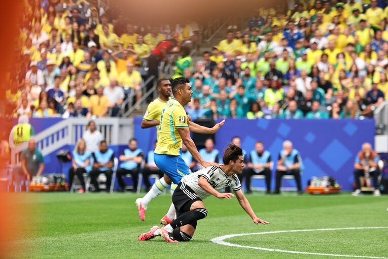どのアングルから見てもスーパー…佐野海舟のブラジル戦ゴールを写真で振り返る（写真は右に続きます）　©Ryosuke Menju/JMPA
