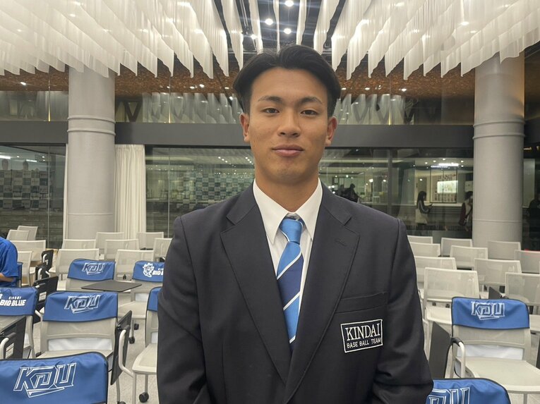 悔しさを飲み込んでインタビューに答えてくれた野間。卒業後は社会人野球のヤマハに進むという　©Fumi Sawai