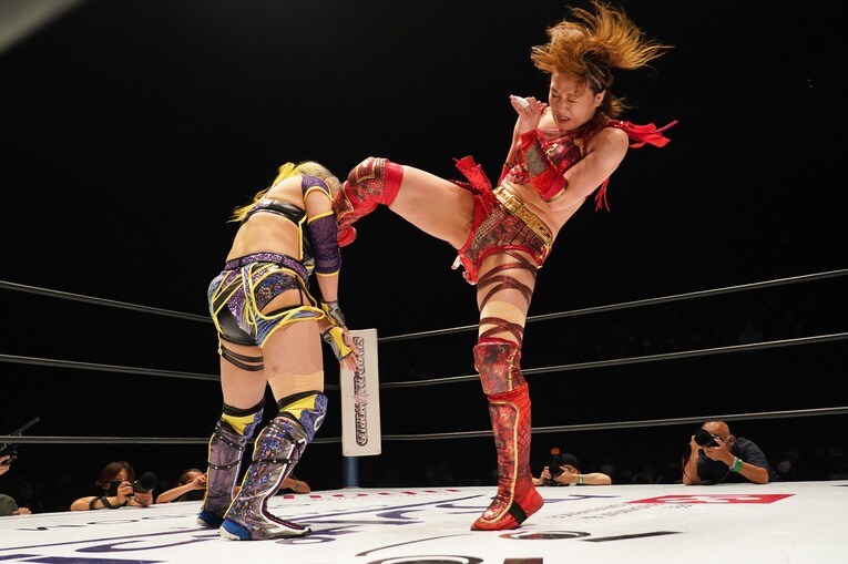 「あんな弱い奴に何ができる、とバカにされ…」デビューから15年、スターダム王者・朱里が女子プロレス大賞に輝くまで《特別グラビア》(36)