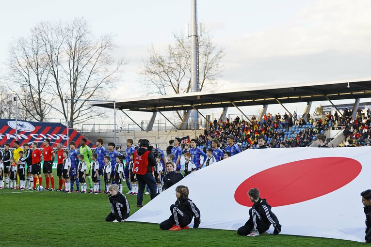 「CLやELに出ているドイツ有望株のフィジカルに負けず…」パリ世代日本代表を撮って感じた“肉体とハートの充実ぶり”(8)