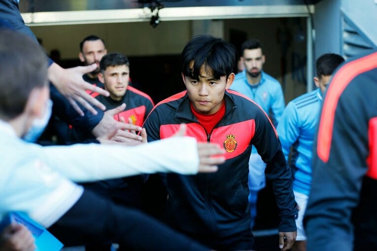 なぜ久保建英が“幻のアシスト”直後、代理監督と言い合いに？ レアル戦前に好調だがマジョルカは…〈撮影者の視点〉(7)