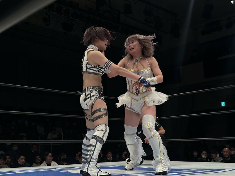 安納サオリvs中野たむ　©Norihiro Hashimoto