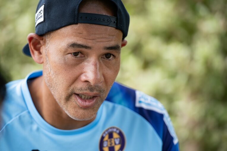 元サッカー日本代表・高原直泰（43歳）。自ら立ち上げた沖縄SVで選手兼監督兼代表を務める　©Nanae Suzuki