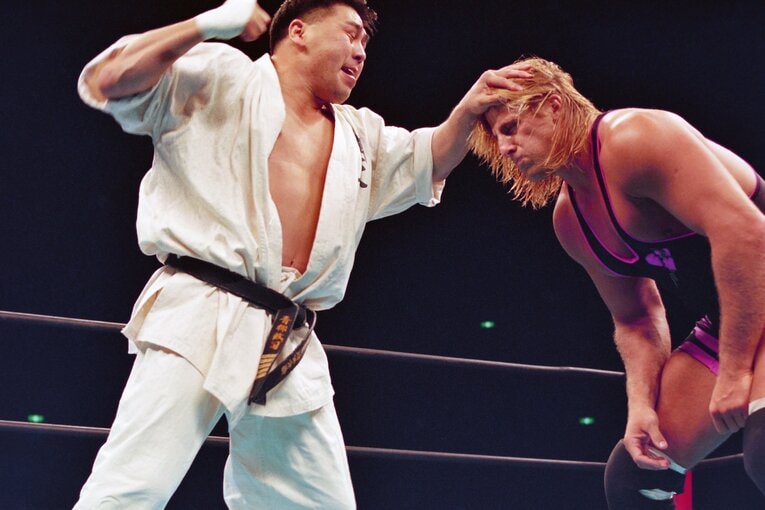 1994年のWWFマニアツアー。5月7日の横浜アリーナ大会でオーエン・ハートと対戦