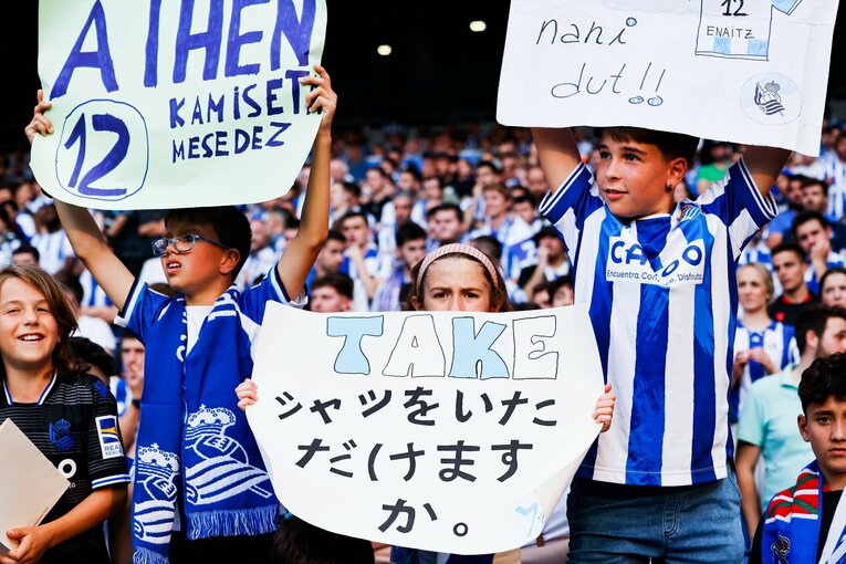 ラ・レアルで増加した「タケ応援ボード」　©Daisuke Nakashima