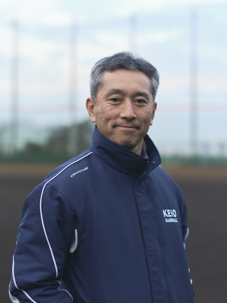 「慶応は監督ではなく、選手、コーチの色が特徴」と語る森林貴彦監督　©︎Yuki Suenaga