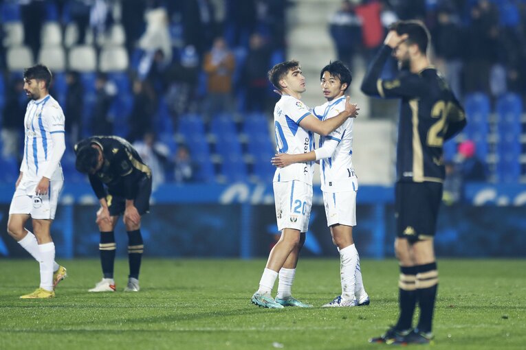 「W杯出番なし」からのリスタート…柴崎岳は今、スペイン2部でどうなっている？“思いを内に秘めたはず”30歳の今を撮った(32)