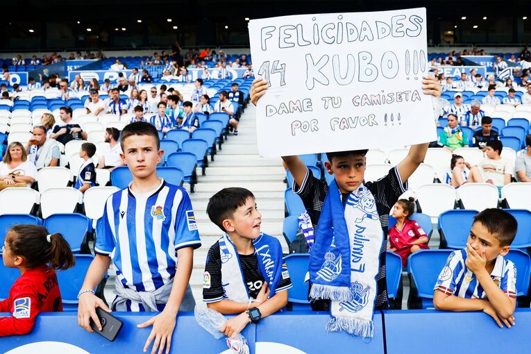 ラ・レアルで増加した「タケ応援ボード」　©Daisuke Nakashima