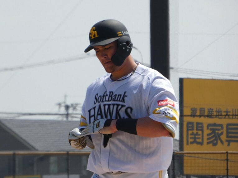 無念の二軍降格後…表情が暗いリチャード　©Kotaro Tajiri