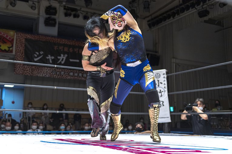 タイガー・クイーンと師匠でもあるジャガー横田の直接対決