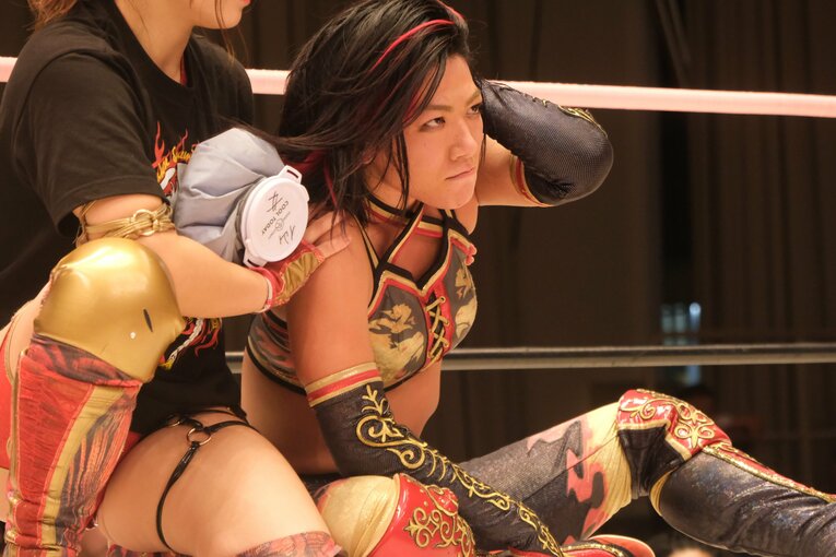 水着グラビアも披露のアイドル路線から急転換…素顔は“オラオラ”、スターダムのベルトも獲得した岩田美香の渇望「総合格闘技かキックにも」(86)