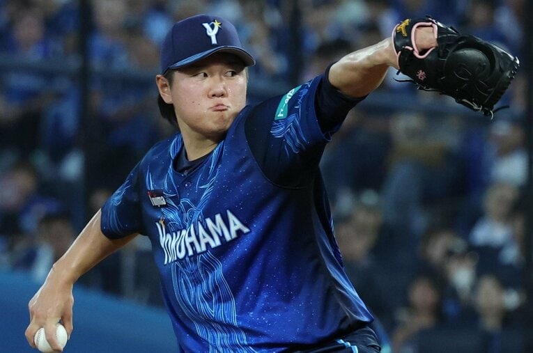 先発が崩れた試合の中継ぎという難しい職場で奮闘する2年目、若松尚輝。心と体の「準備術」を聞いた ／ photograph by KYODO