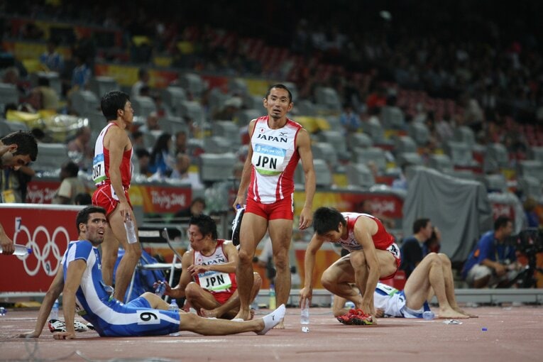 08年北京五輪、4×400mリレーのレース後。為末は第2走者を務めたが予選落ちした　©JMPA